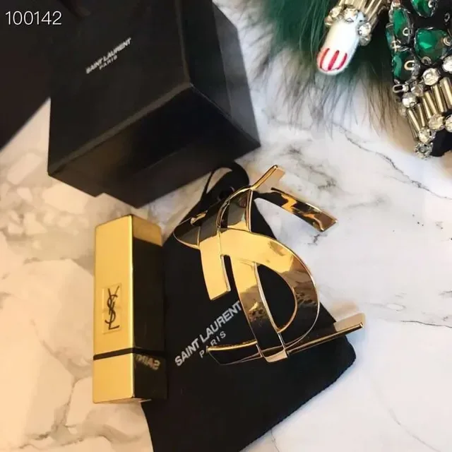 Balenciaga Le Cagole Braceletes Interlocking Ouro e Ouro Rosa 4