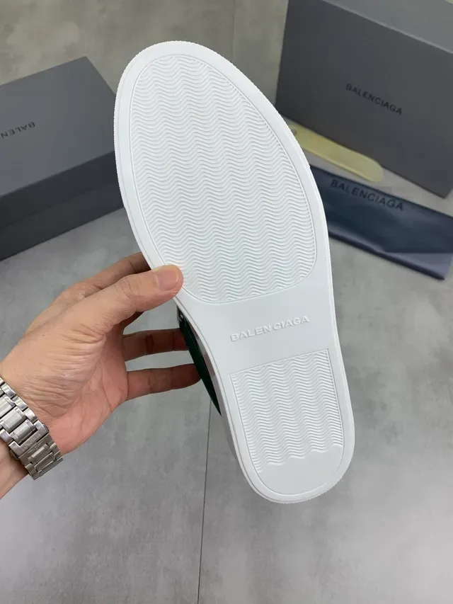 Balenciaga Le City Sneakers Lifestyle en Cuir Vert 2