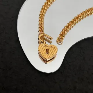 Balenciaga Lock Heart Pendant سلسلة ذهبية قلادة