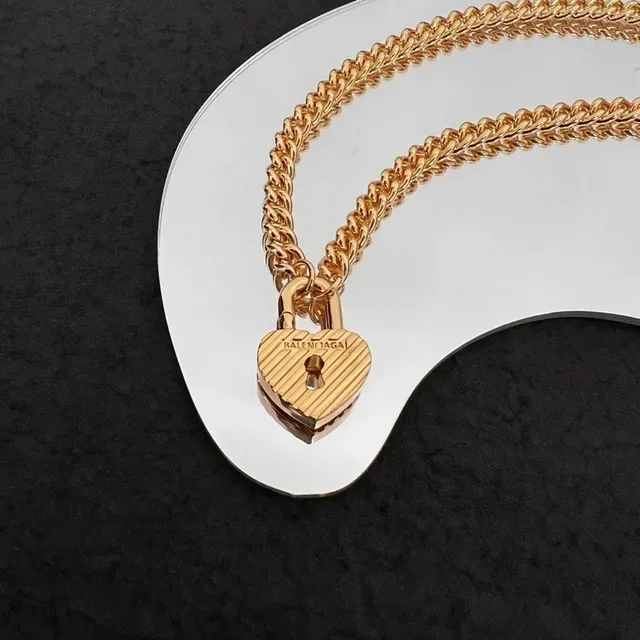 Balenciaga Lock Heart Pendant chaîne dorée collier 2