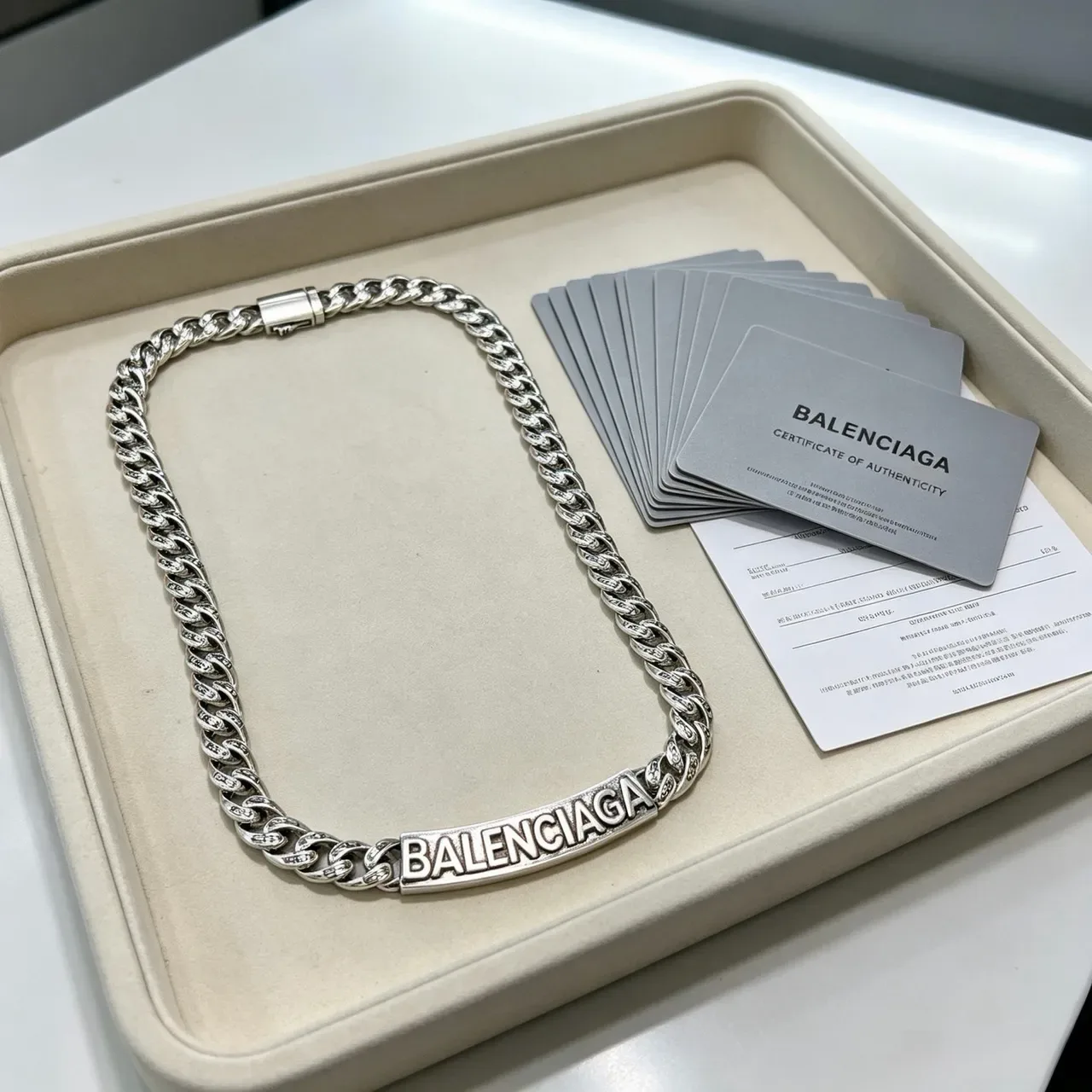 Collier Balenciaga Logo Chaîne Argent 8