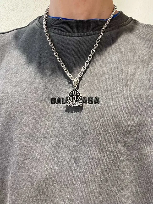 Balenciaga Logo معلقة سلسلة كثيفة قلادة 2