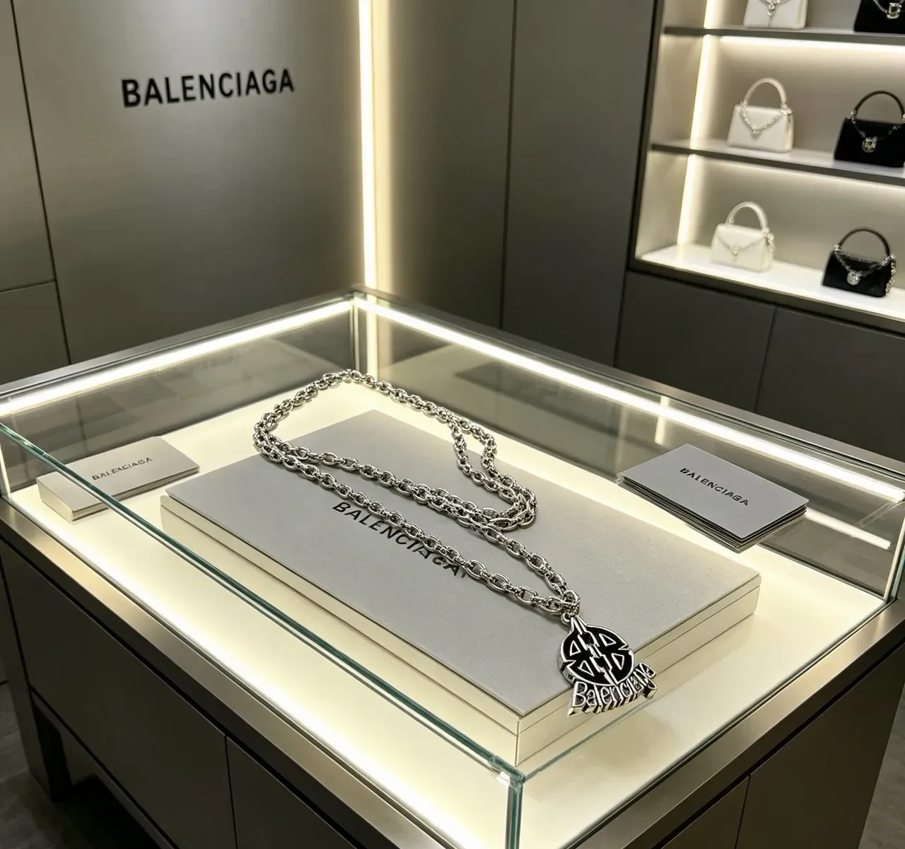 Balenciaga Pingente Logo Corrente Prata 4