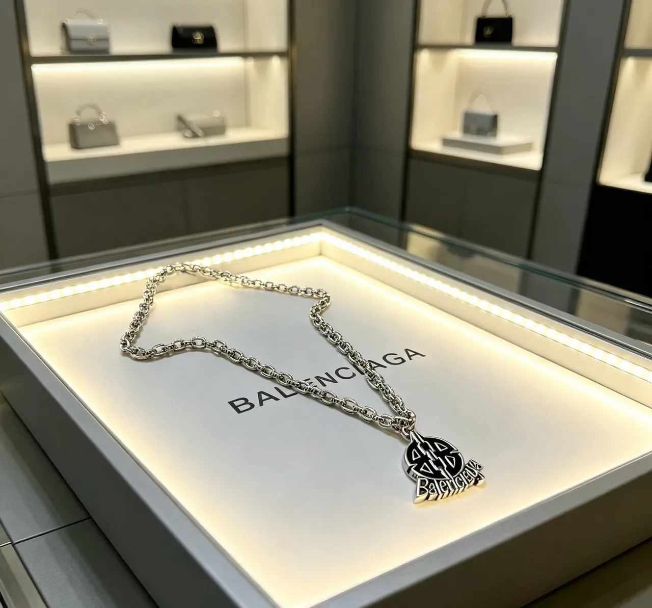 Balenciaga Pingente Logo Corrente Prata 9