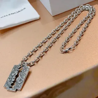 Balenciaga قلادة شفرة الحلاقة سلسلة فضية