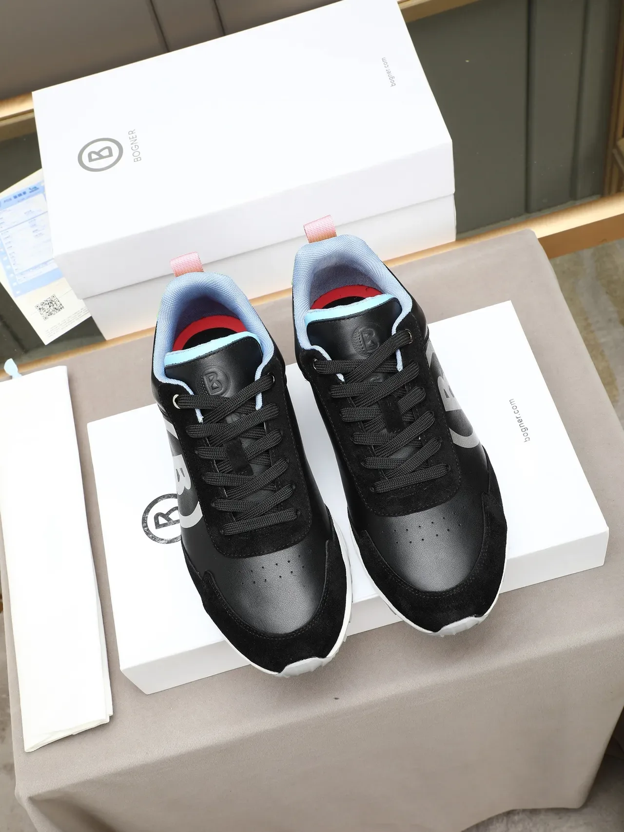 Balenciaga Runner Negros Blancos Oversized Logotipo Circular Superior de Cuero-Suede Mezclado Zapatillas Chunky 2