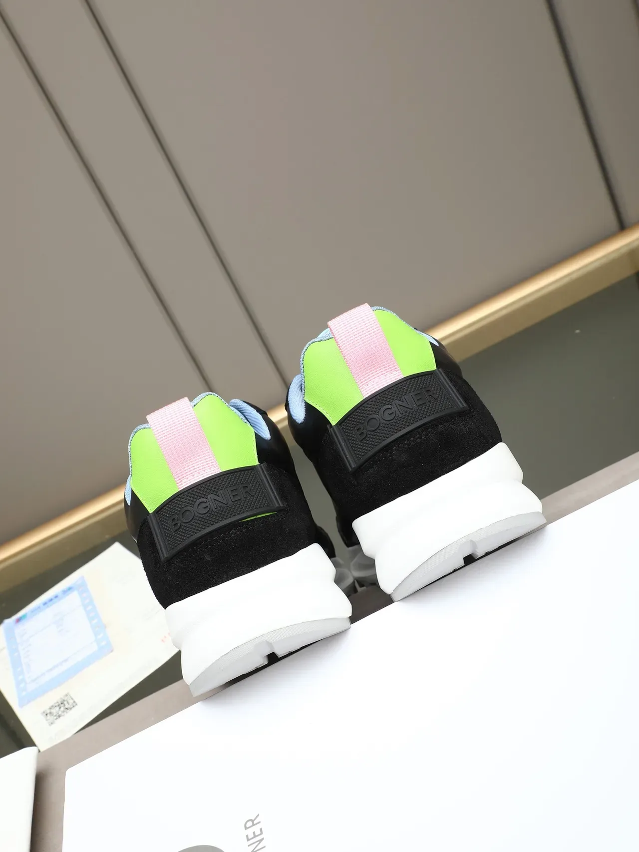 Balenciaga Runner Negros Blancos Oversized Logotipo Circular Superior de Cuero-Suede Mezclado Zapatillas Chunky 3