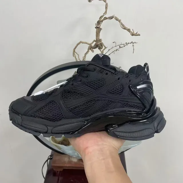 Balenciaga Runner Chaussures Chunky Noires Monochromatiques 5