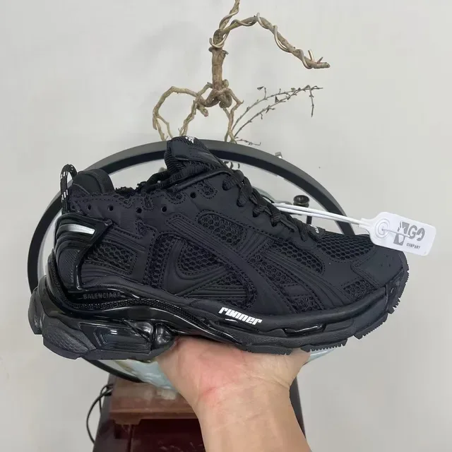 Balenciaga Runner Chaussures Chunky Noires Monochromatiques 6