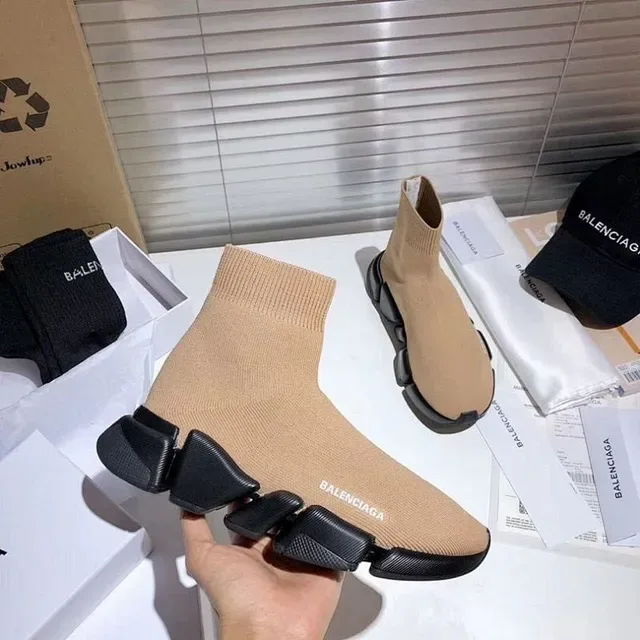 Balenciaga Sneakers de Chaussette Beige et Noir Sneakers Lifestyle 2