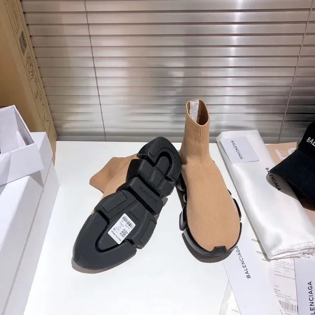 Balenciaga Sneakers de Chaussette Beige et Noir Sneakers Lifestyle 3