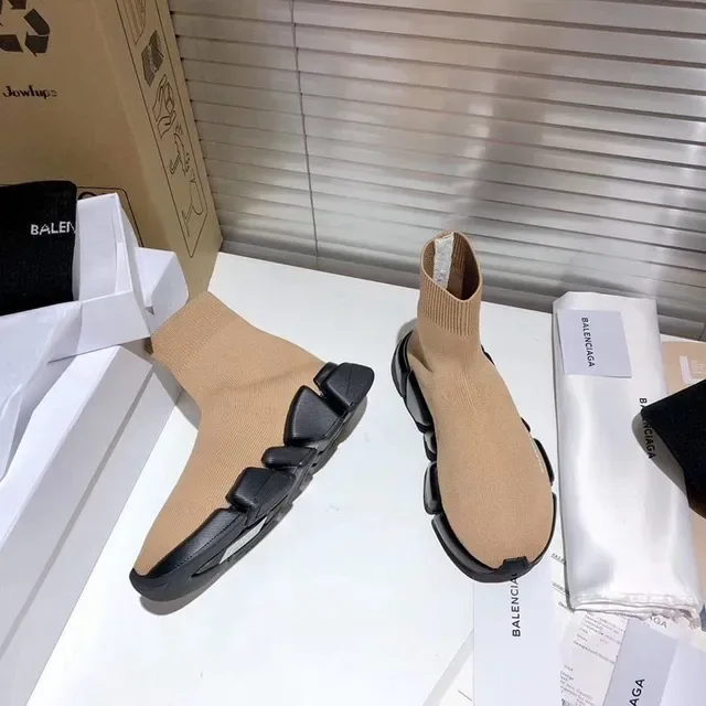 Balenciaga Sneakers de Chaussette Beige et Noir Sneakers Lifestyle 7