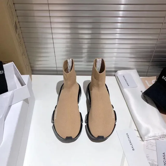 Balenciaga Sneakers de Chaussette Beige et Noir Sneakers Lifestyle 8