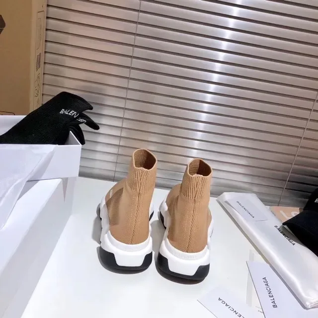 Balenciaga Speed Trainer beige et blanc sneakers lifestyle 6