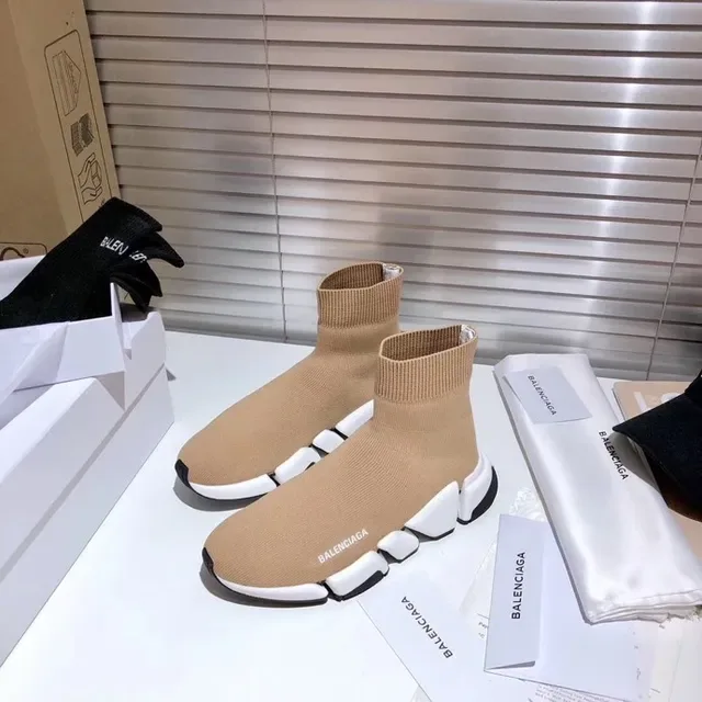 Balenciaga Speed Trainer beige et blanc sneakers lifestyle 7