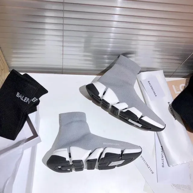 Balenciaga Speed Trainer baskets lifestyle grises à la chaussette 2