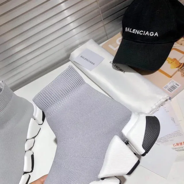 Balenciaga Speed Trainer baskets lifestyle grises à la chaussette 5