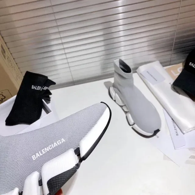 Balenciaga Speed Trainer baskets lifestyle grises à la chaussette 7