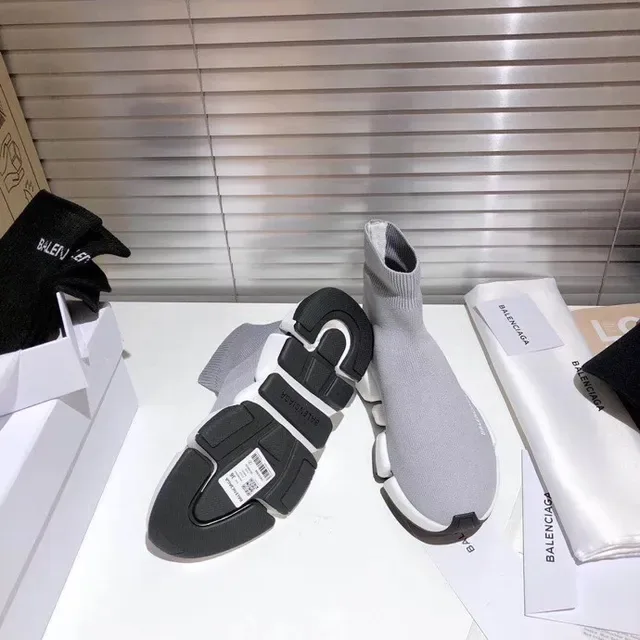Balenciaga Speed Trainer baskets lifestyle grises à la chaussette 9