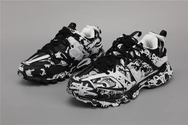 Balenciaga Track Trainer Graffiti Print Chaussures Chunky Noires Blanches 5