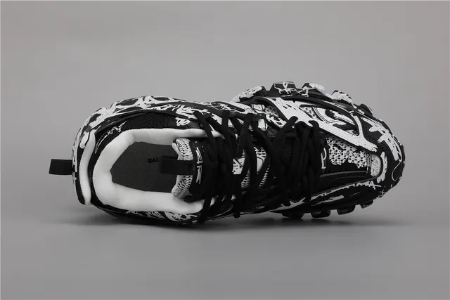 Balenciaga Track Trainer Graffiti Print Chaussures Chunky Noires Blanches 7