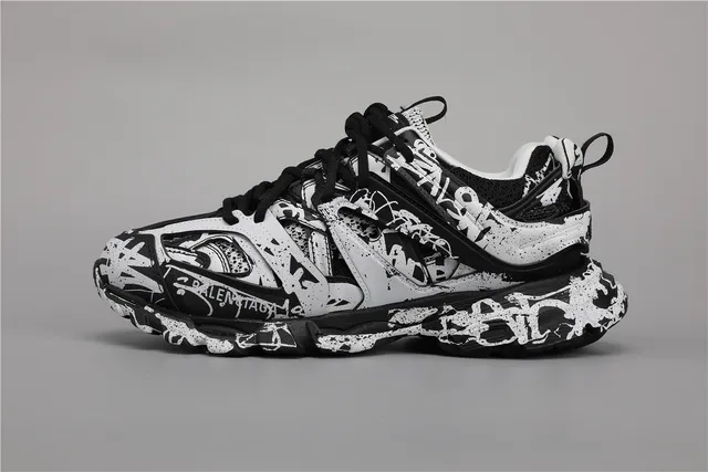 Balenciaga Track Trainer Graffiti Print Chaussures Chunky Noires Blanches 9