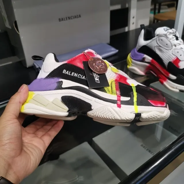 Balenciaga Triple S Tênis Chunky Multicolor com efeito de gotejamento de tinta 8