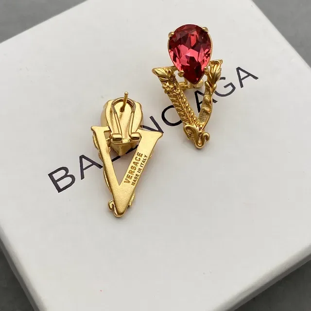 Balenciaga Brincos V-Motif Cristal Rosa Dourado 3