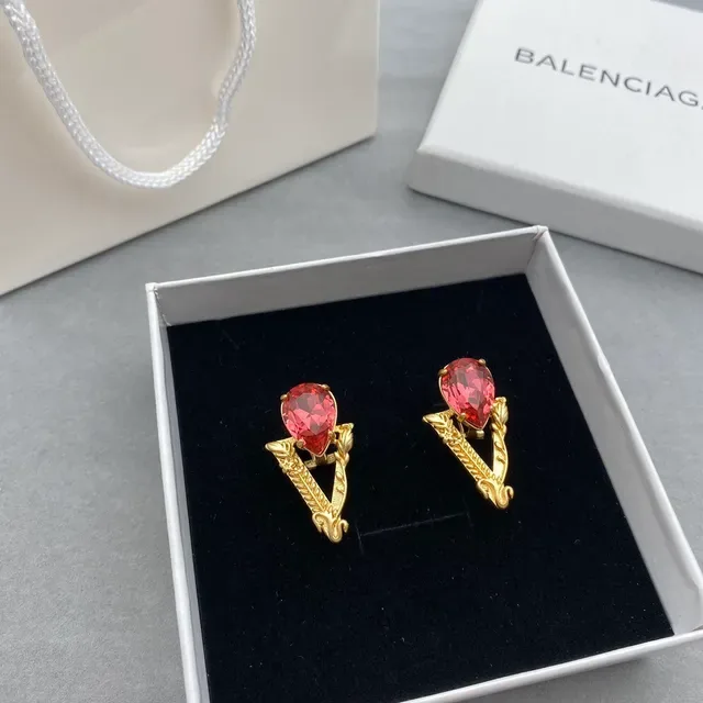Balenciaga Brincos V-Motif Cristal Rosa Dourado 4