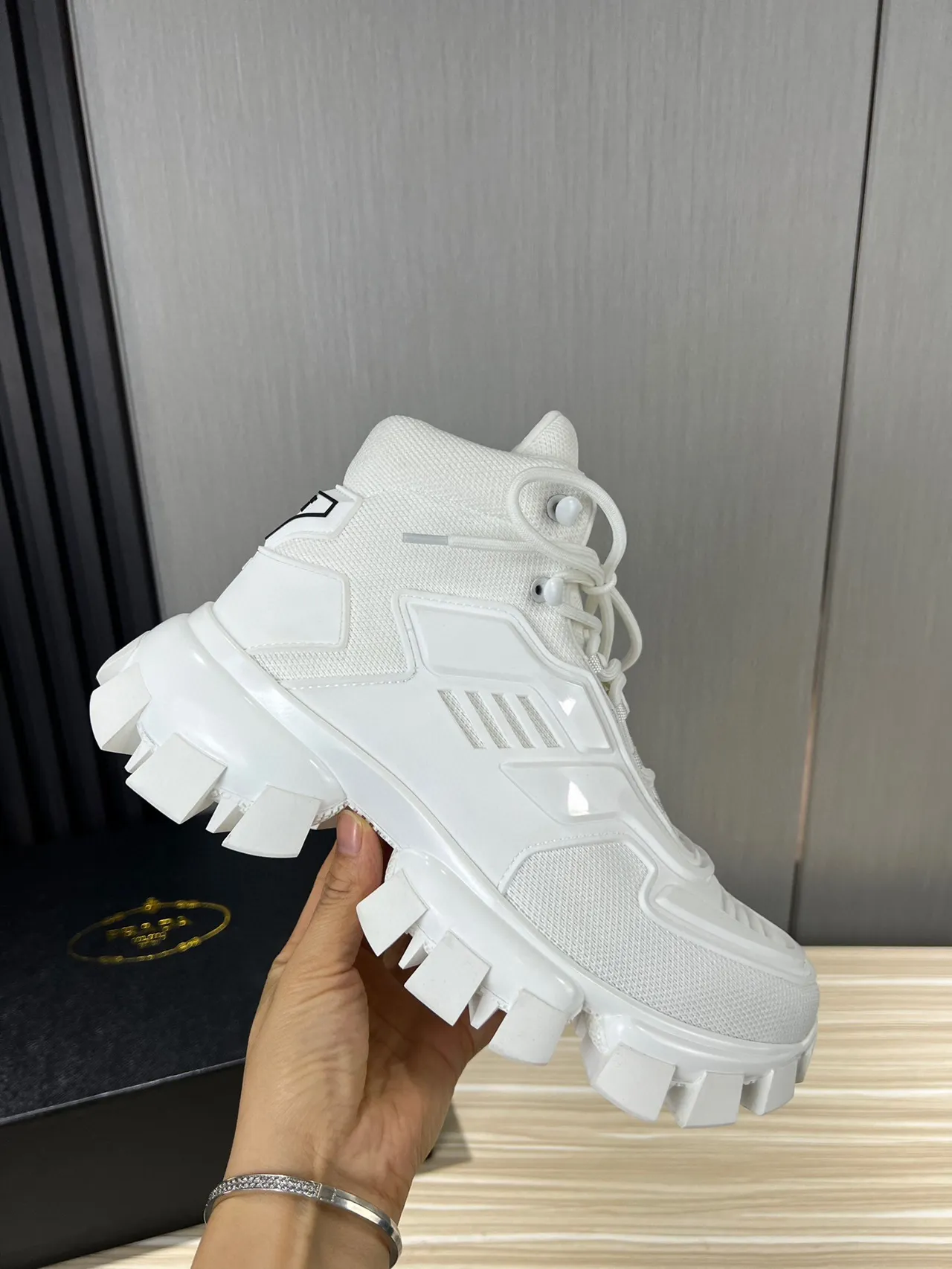 Balenciaga Tênis Chunky branco High-Top com sola grossa 8