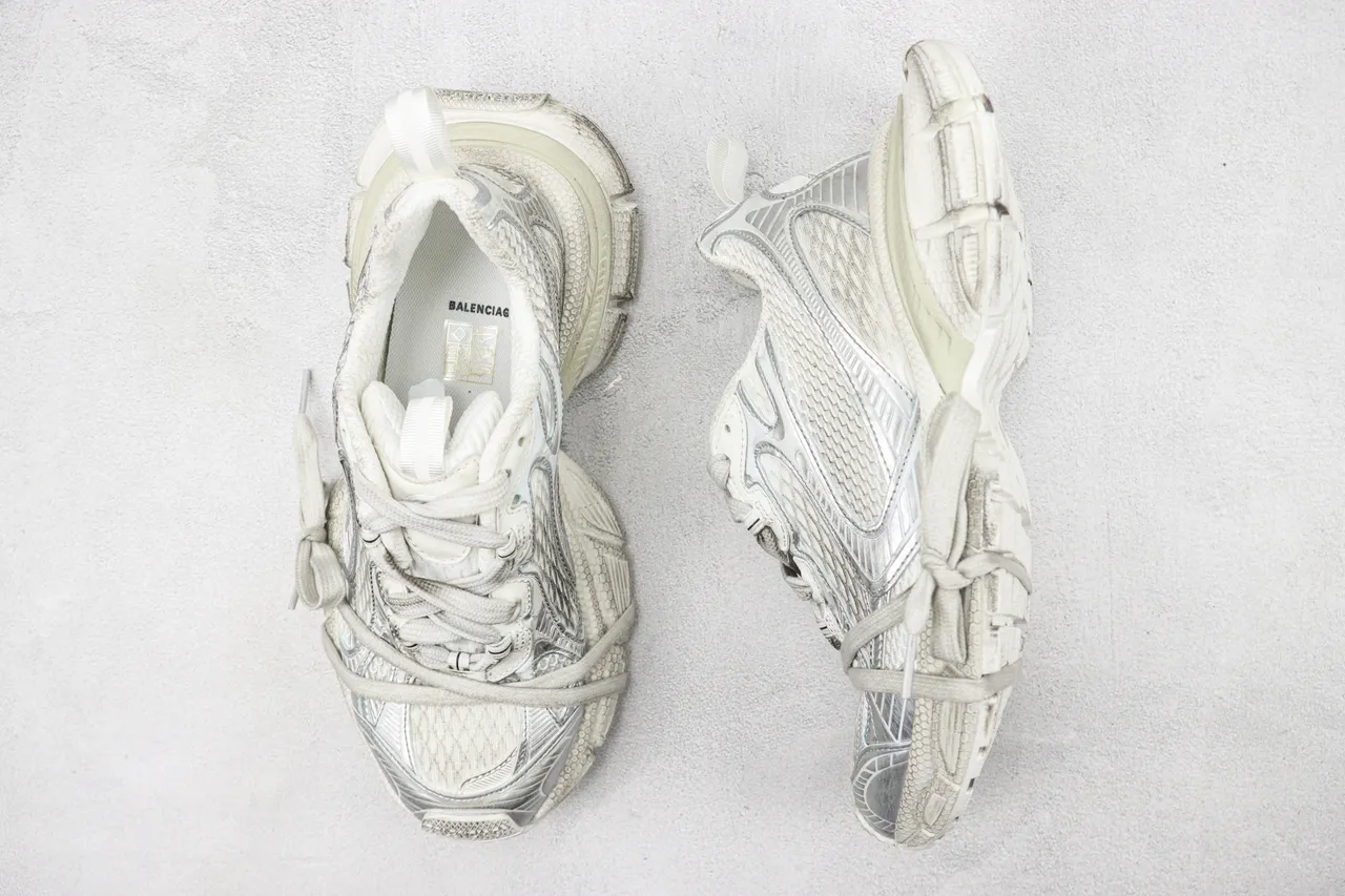 Balenciaga Tênis Chunky com sola branca e prateada, malha em camadas e sintético metálico 3