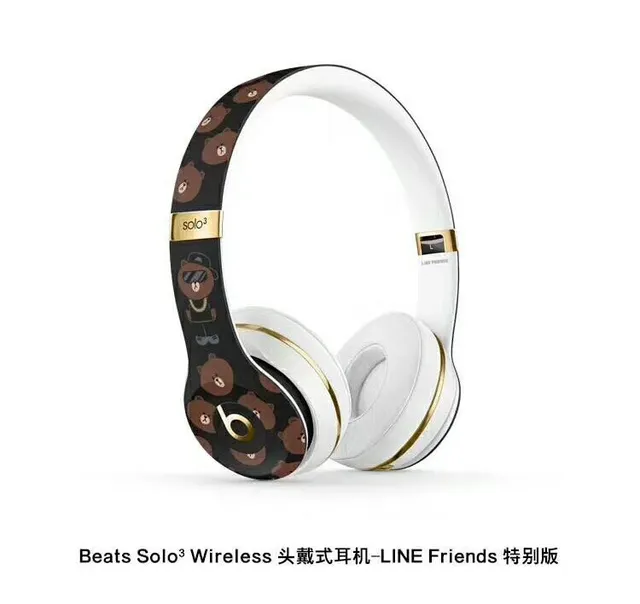 Beats Black White Oversized Circular Earcups Custom Bear-Pattern Earcup Faceplate Over-ear Headphones 6