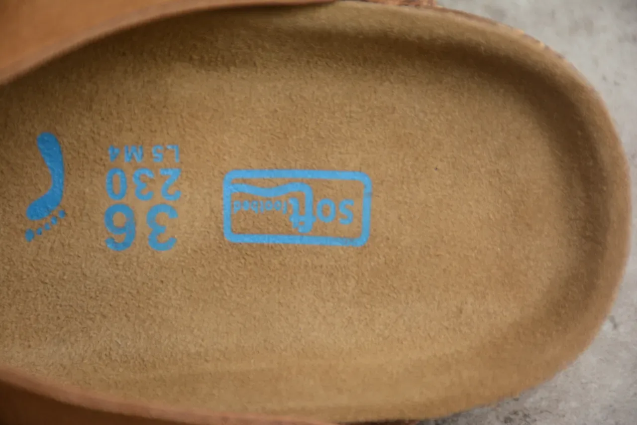 Birkenstock Arizona Sandale en Daim Tan 3