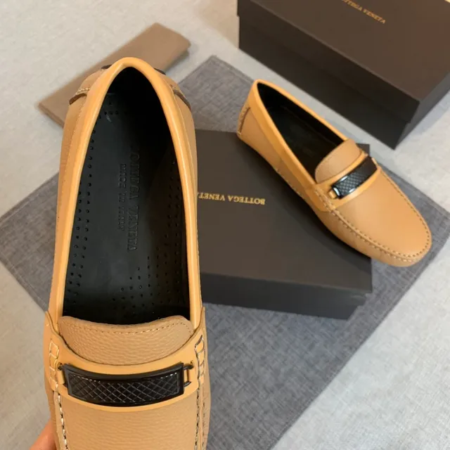 Bottega Veneta Andiamo Beige Cuir pebbled Mocassins 2