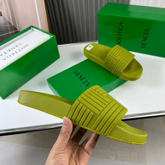 Bottega Veneta Andiamo Chaussons en caoutchouc vert lime 4
