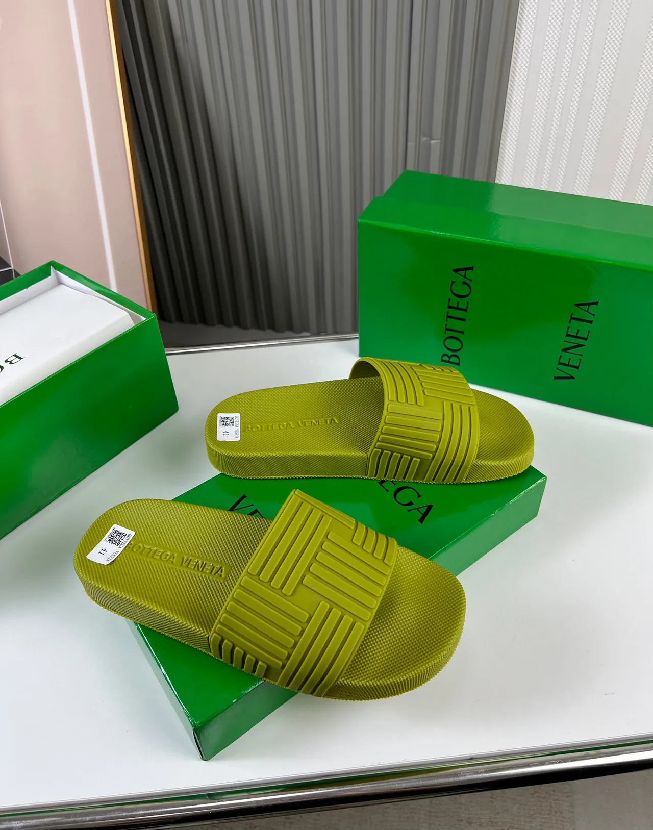 Bottega Veneta Andiamo Chaussons en caoutchouc vert lime 6