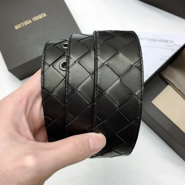Bottega Veneta Cassette Noir Intrecciato Ceinture en cuir 2
