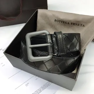 Bottega Veneta Cassette काली Intrecciato चमड़े की बेल्ट