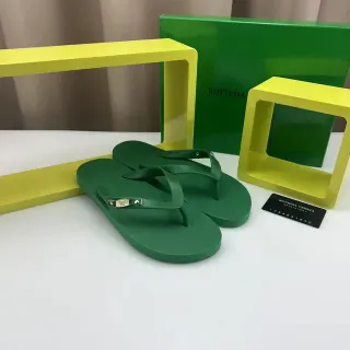 Bottega Veneta Green Thong Strap Metal Logo Plaque Sandals