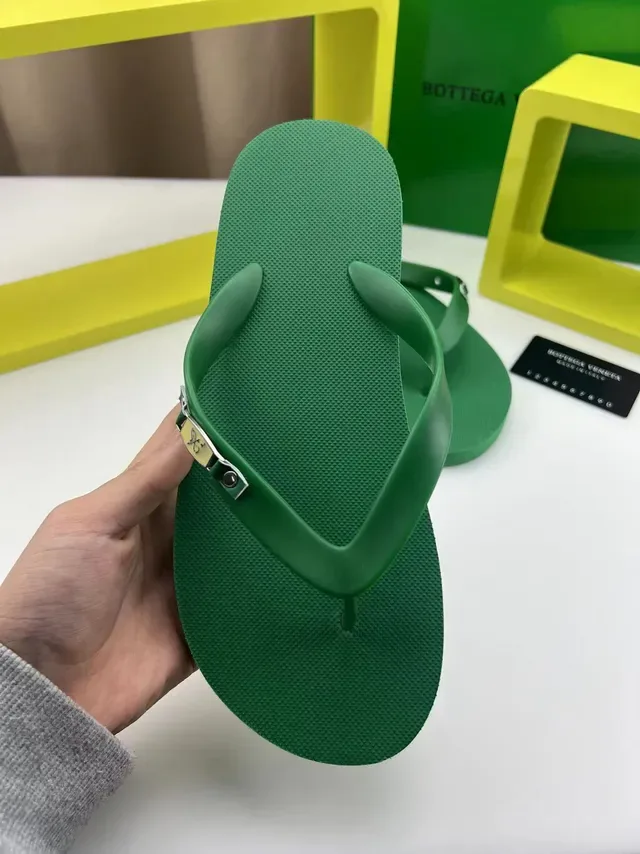 Bottega Veneta Green Thong Strap Metal Logo Plaque Sandals 5