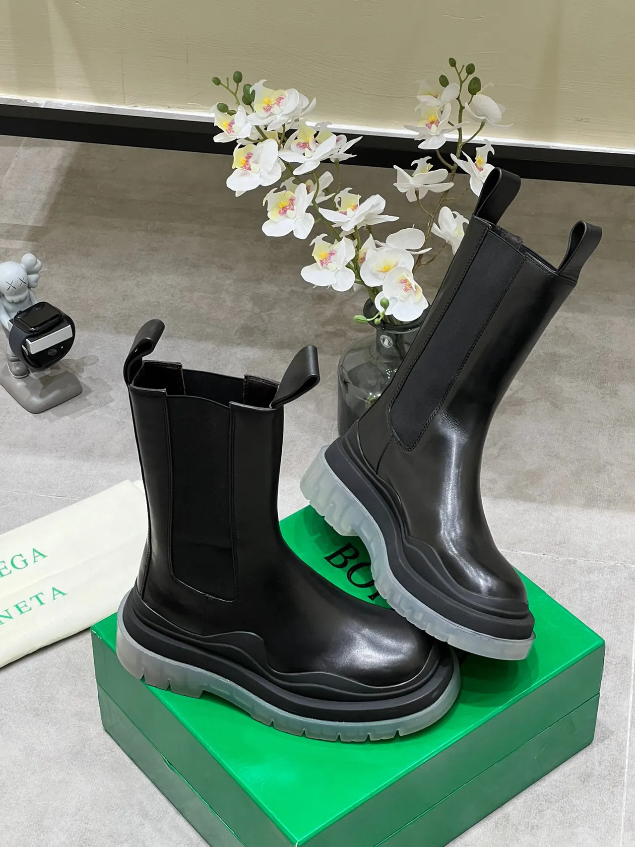 Bottega Veneta Le Cagole Bottines en cuir noir 4