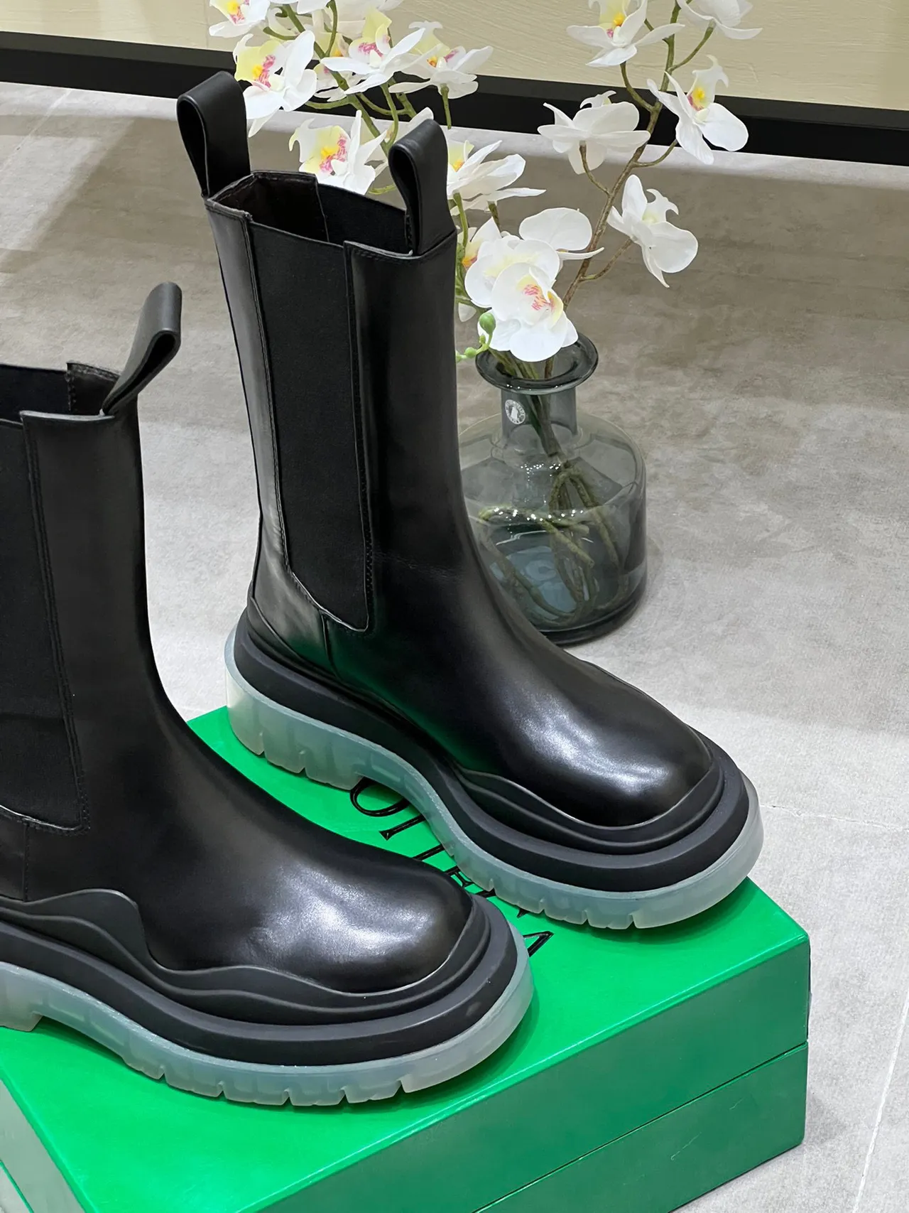Bottega Veneta Le Cagole Bottines en cuir noir 6