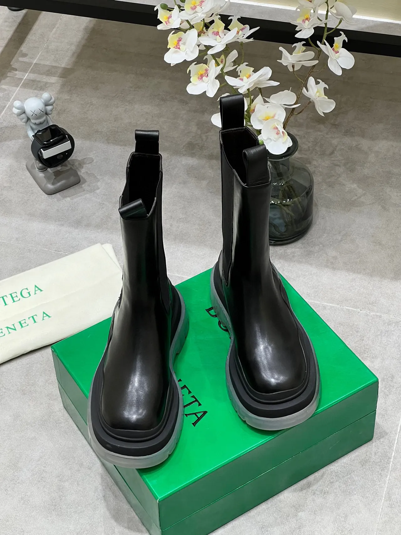 Bottega Veneta Le Cagole Bottines en cuir noir 8