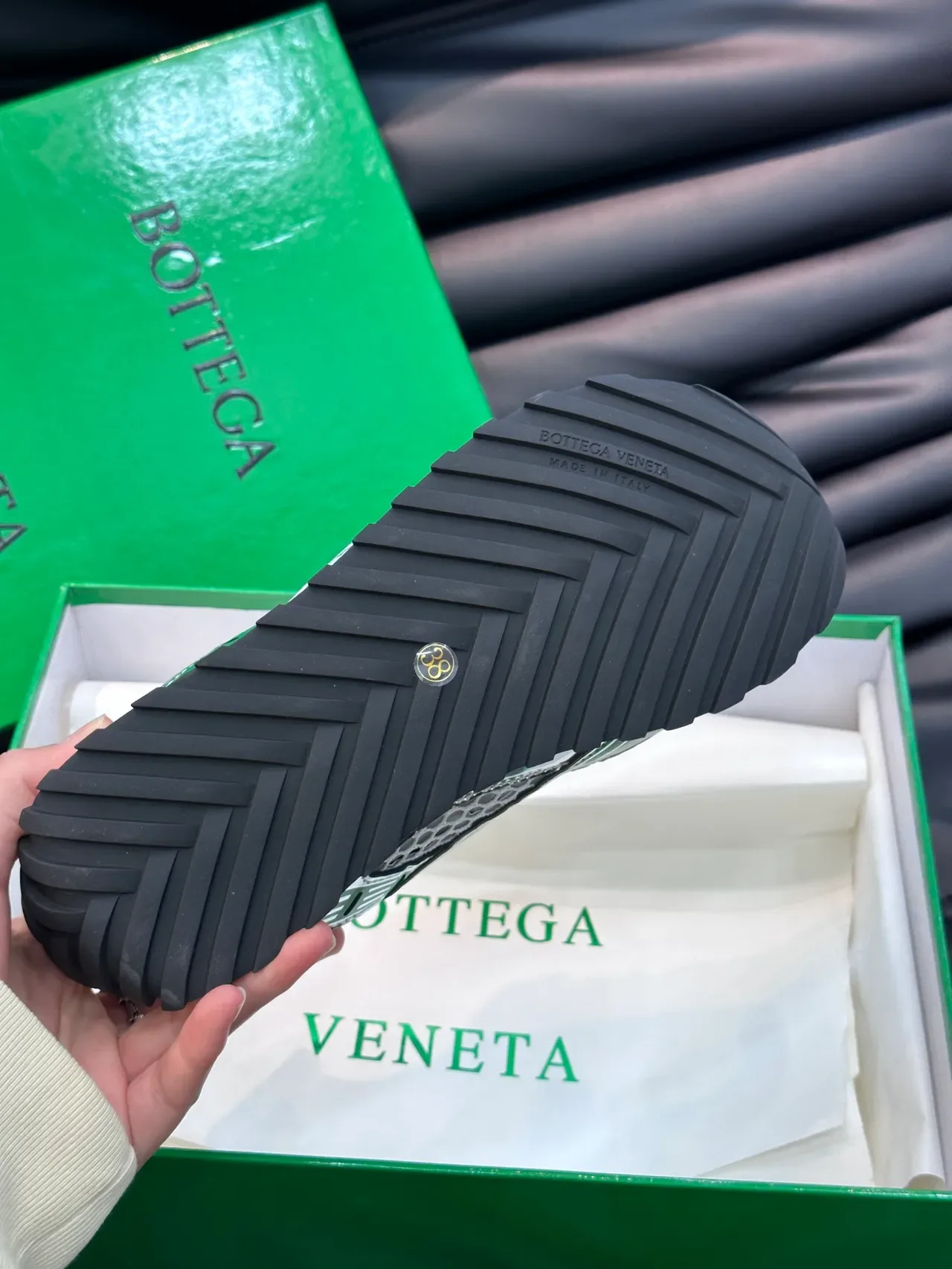 Bottega Veneta Runner Sneakers Lifestyle Vert et Argent Métallique 2
