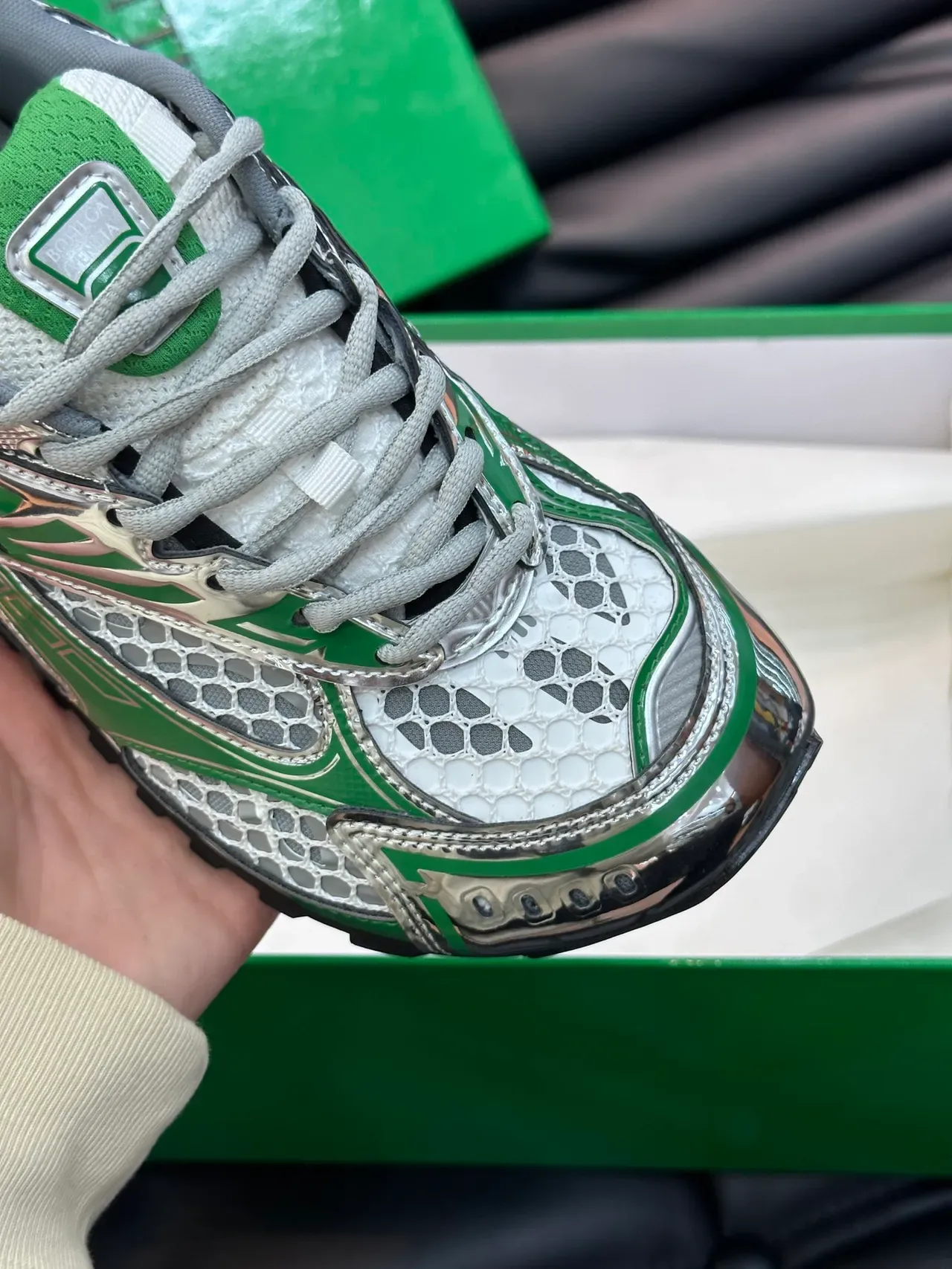 Bottega Veneta Runner Sneakers Lifestyle Vert et Argent Métallique 3