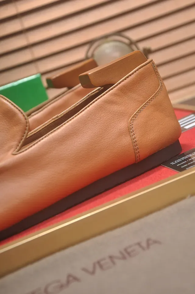 Bottega Veneta Moc-Toe Slip-On Loafers من جلد بني 2