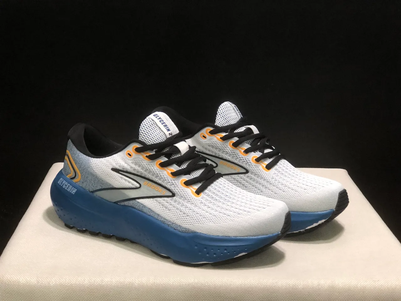 Brooks Glycerin White Blue Black Orange Running Shoes 6
