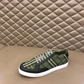 Burberry आर्मी ग्रीन काला हाउस चेक कैनवास अपर चमड़े का टो कैप जीवनशैली स्नीकर