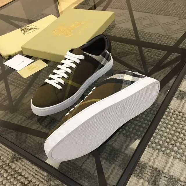 Burberry Vert Militaire Multicolore Tige en Toile Panneau à Carreaux Talon Sneakers Lifestyle 2
