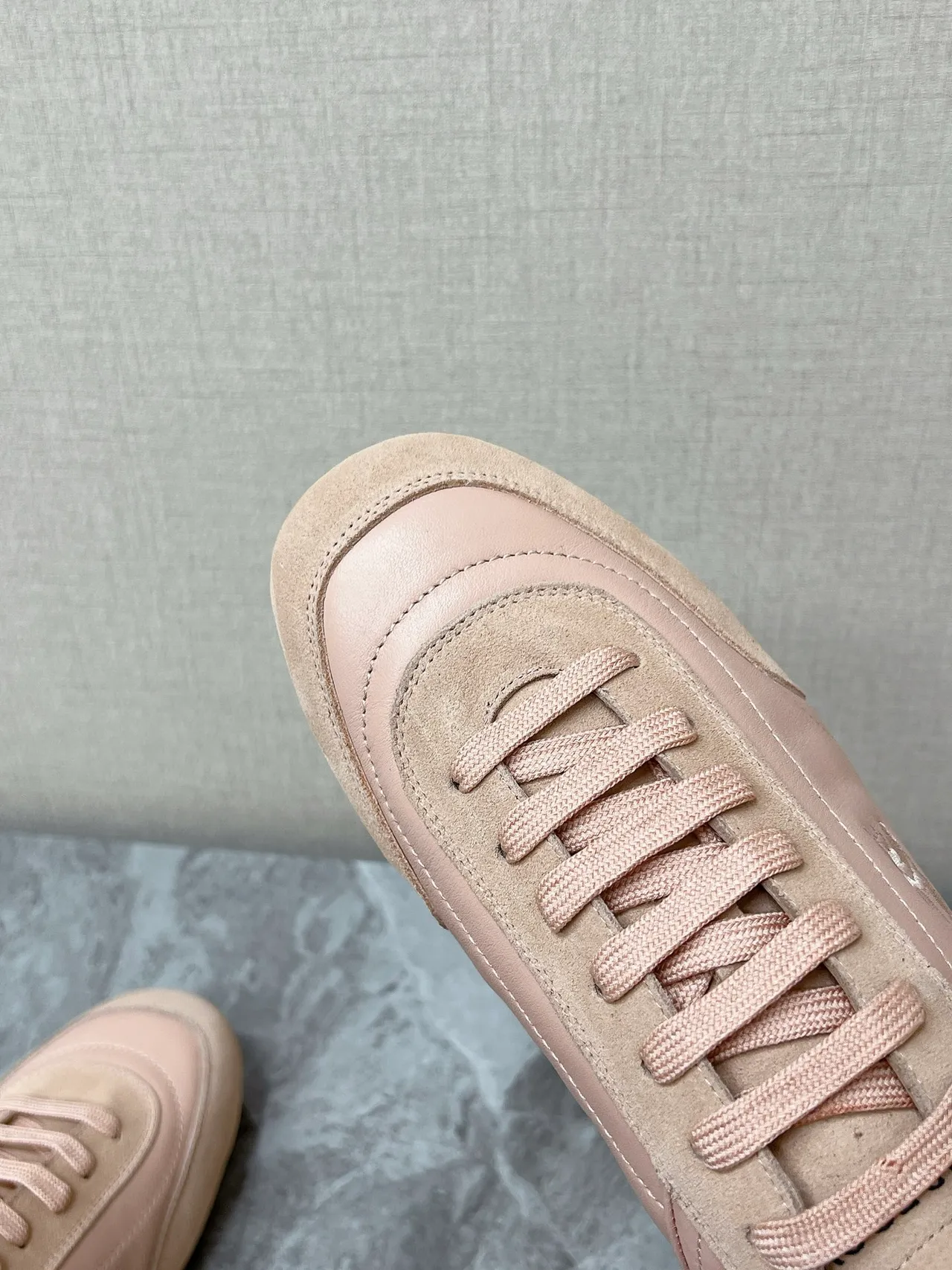 Burberry Bege Marrom Tênis Lifestyle de Suede e Couro Panelado de Topo Baixo 4